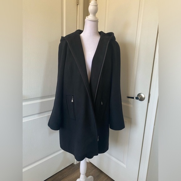 Kristen Blake Jackets & Blazers - Kristen Blake black 60% wool jacket size 1x. In beautiful condition!!​​​…​​​​
